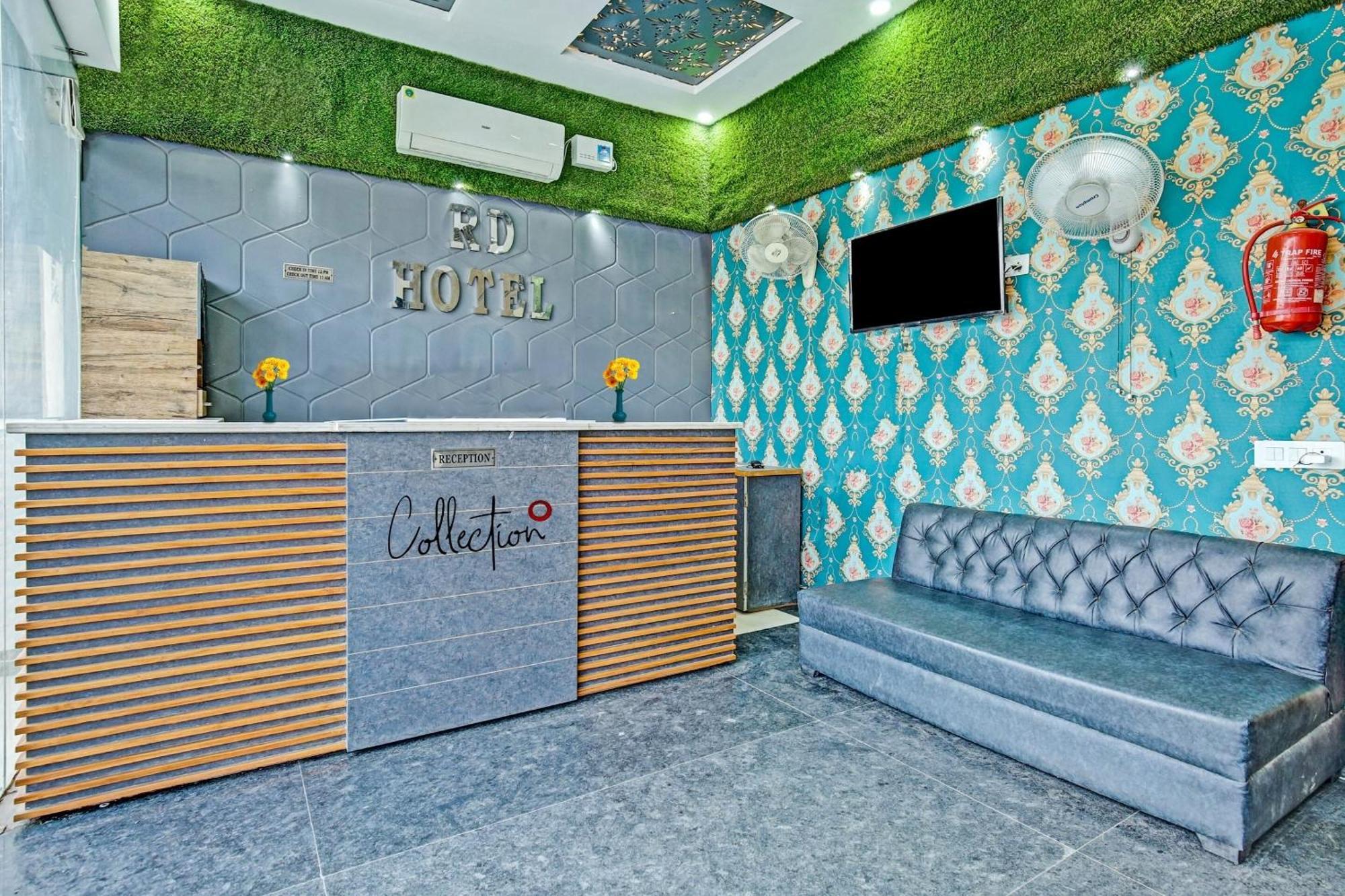 Collection O Rd Hotel Zirakpur Esterno foto